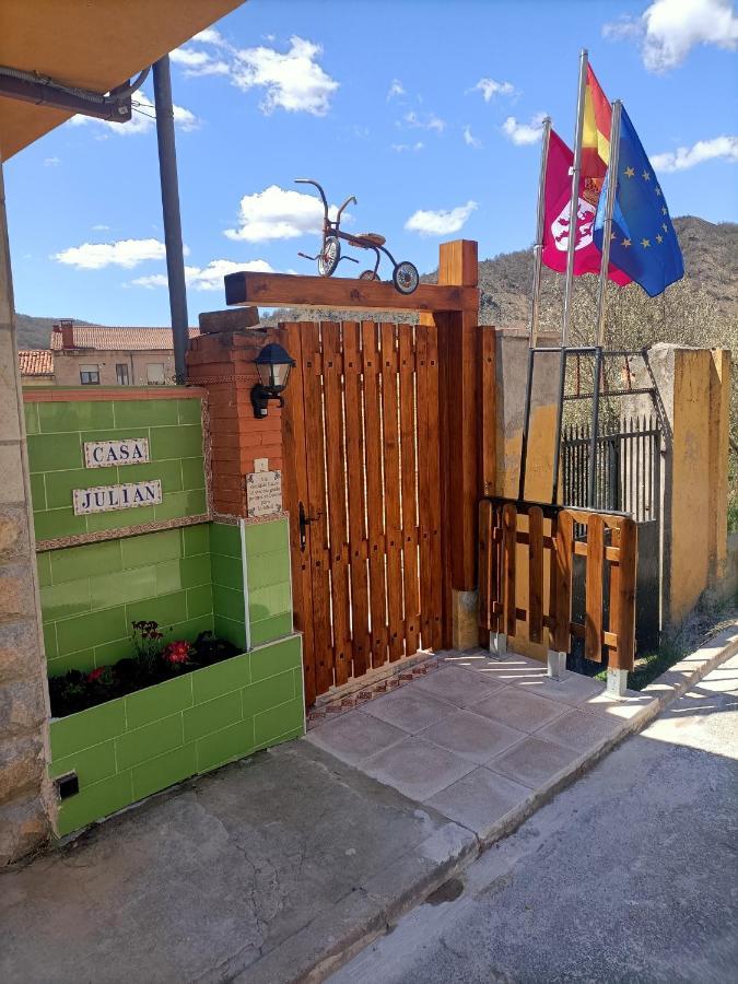 Vila Casa Julian Cistierna Exteriér fotografie