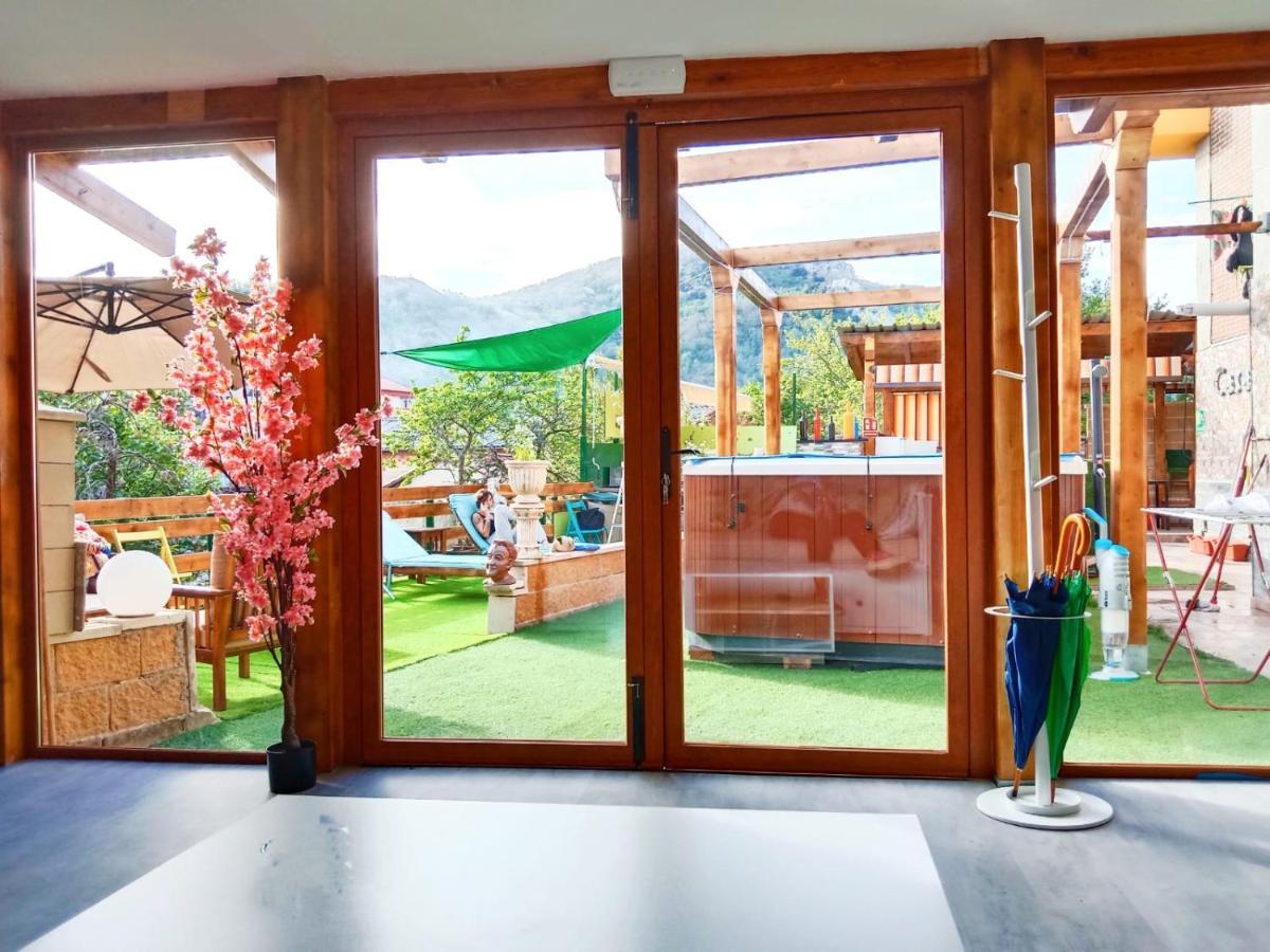 Vila Casa Julian Cistierna Exteriér fotografie