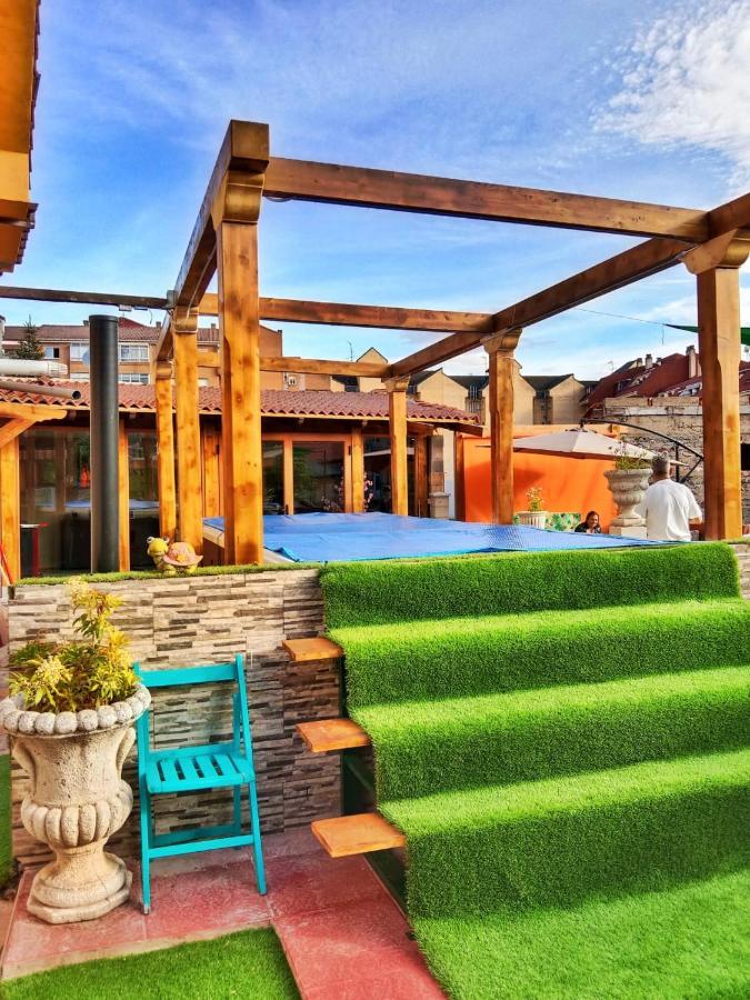 Vila Casa Julian Cistierna Exteriér fotografie